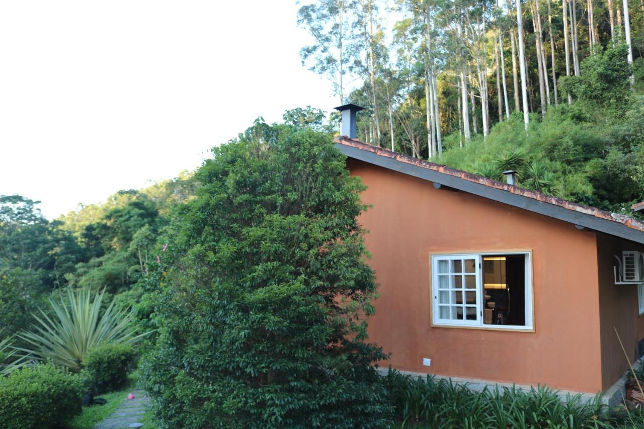 Auberge Suisse Pousada Нова-Фрибурго Екстериор снимка