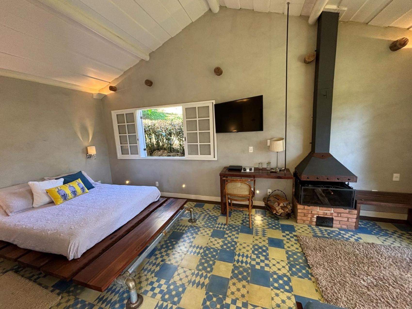 Auberge Suisse Pousada Нова-Фрибурго Екстериор снимка