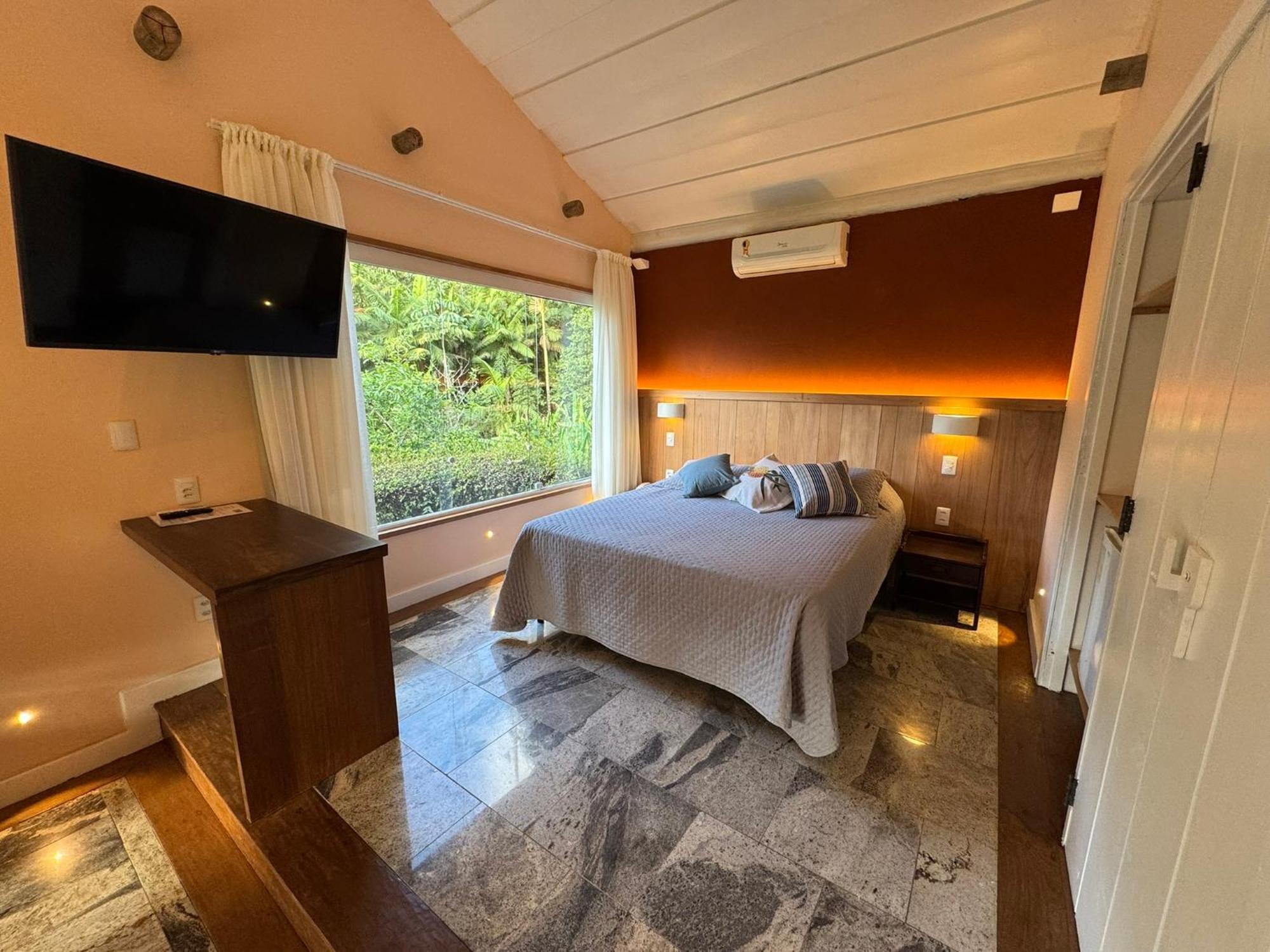 Auberge Suisse Pousada Нова-Фрибурго Екстериор снимка